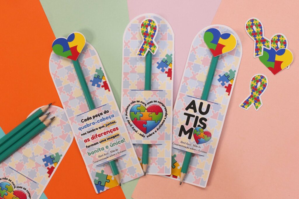 Card lápis e caneta - Abril Azul 2024 Autismo - Imagem 1