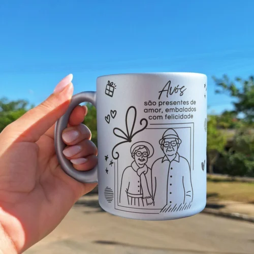 Arte Digital "Avós são presentes de amor, embalados com felicidade"