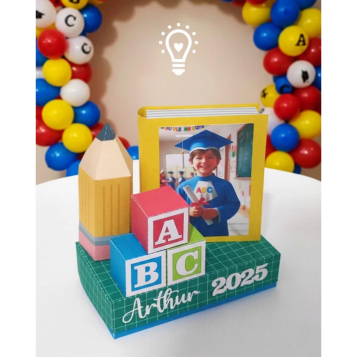 CENTRO DE MESA ABC COM LIVRO ARQUIVO DE CORTE CENTRO DE MESA FORMATURA ABC (STUDIO E PDF) - Imagem 1