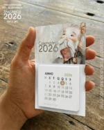 Calendário mini Imã de geladeira Santinhos 2026 - Imagem 3
