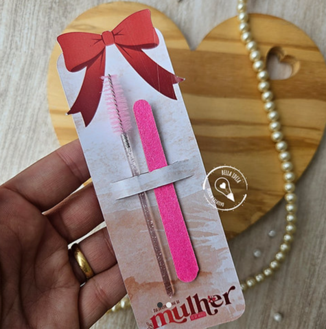 Cartão Lixa e Escovinha de Cilios - Arquivo Dia da Mulher